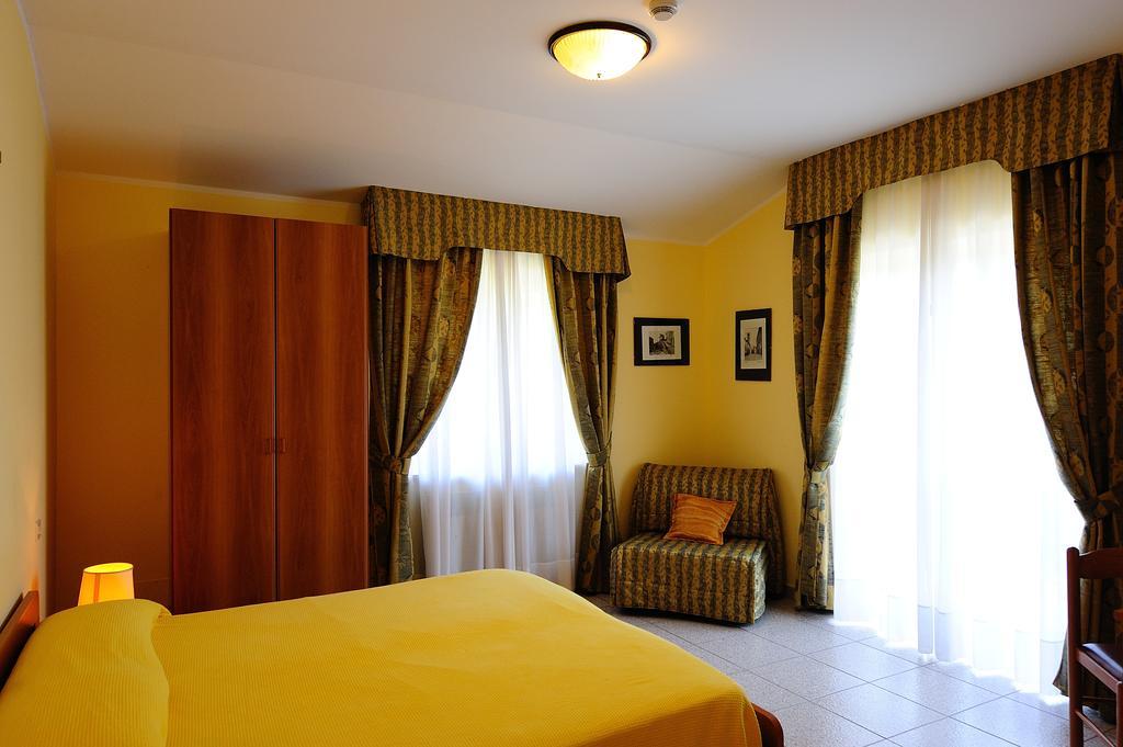 Colle Degli Olivi Snc Guest House Assisi Luaran gambar